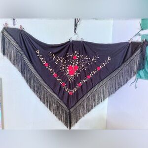 Manila shawl, mantón de Manila / flamenco shawl, with Red & Gold Embroidery